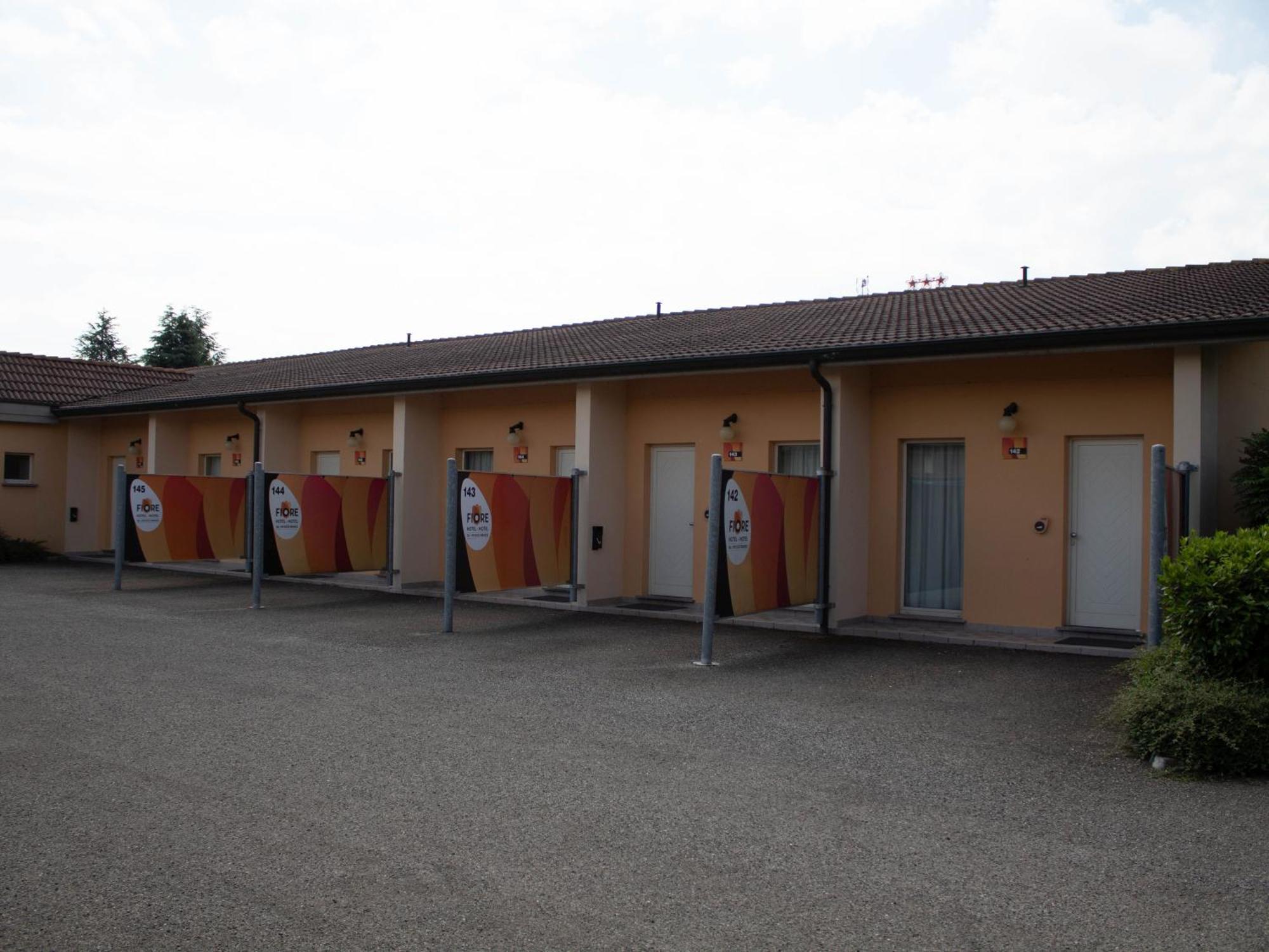 Hotel Motel Fiore Fiorenzuola dʼArda Exterior foto