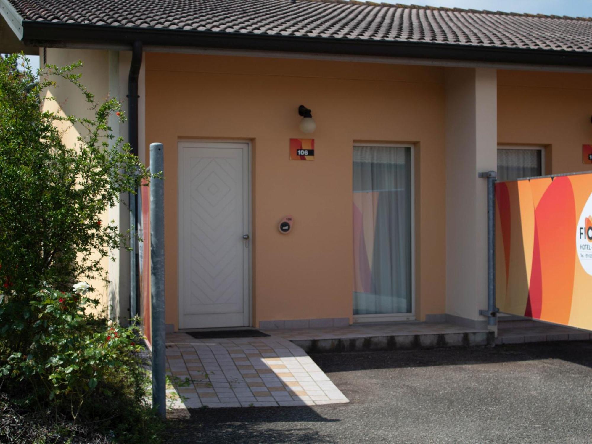 Hotel Motel Fiore Fiorenzuola dʼArda Exterior foto